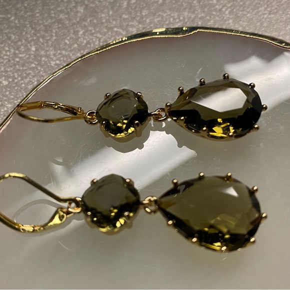 COPY - Gray statement drop crystal earrings - Picture 2 of 3